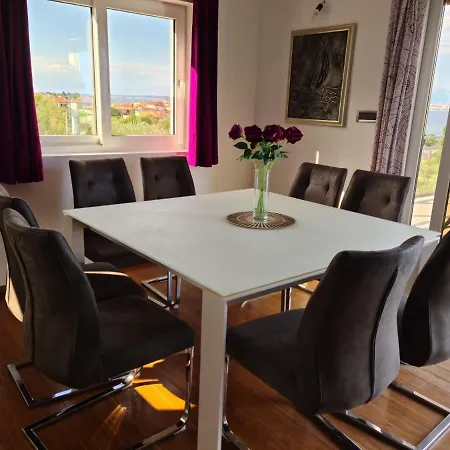 Vesna Villa Preko